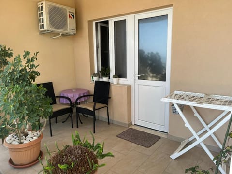 Apartments Nevenka i Josko Apartment in Tučepi