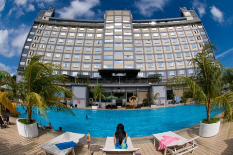 Property building, Day, Swimming pool, Swimming pool