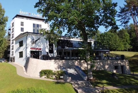 Property building, Restaurant/places to eat
