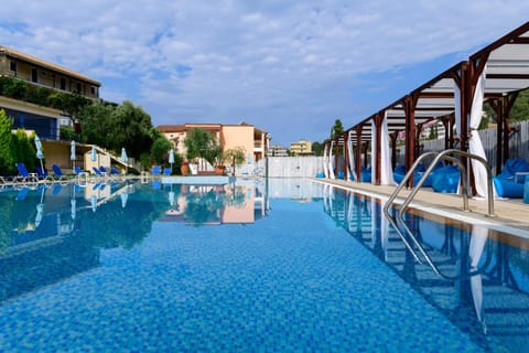 Marina Apartments, Agios Gordios Corfu Apartment hotel in Corfu, Greece