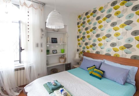 Bed, Photo of the whole room, Decorative detail, Bedroom