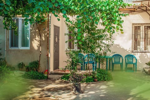 Property building, Facade/entrance, Garden