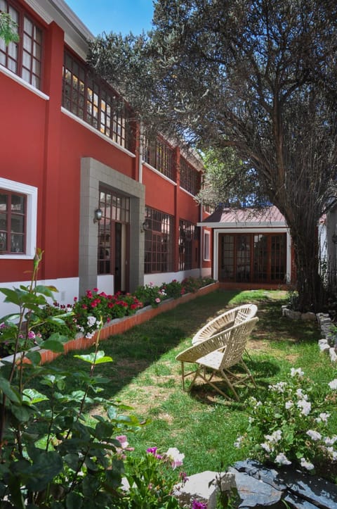 Property building, Restaurant/places to eat
