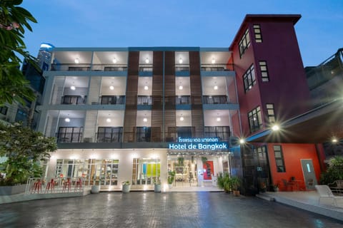 Property building, Facade/entrance