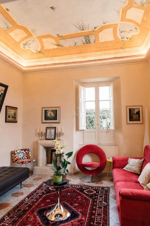 Living room, Seating area