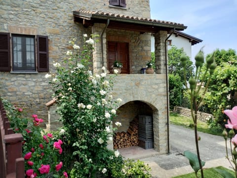 La Pomella House in Lombardy