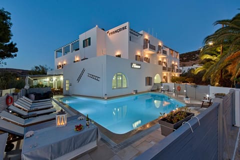 Property building, Pool view