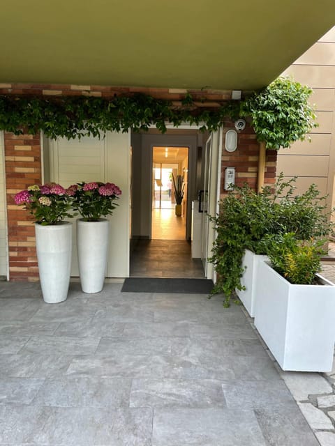 Le Petit Du Lac Bed and Breakfast in Sirmione