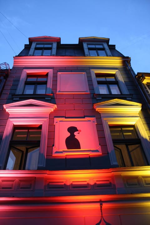 Facade/entrance