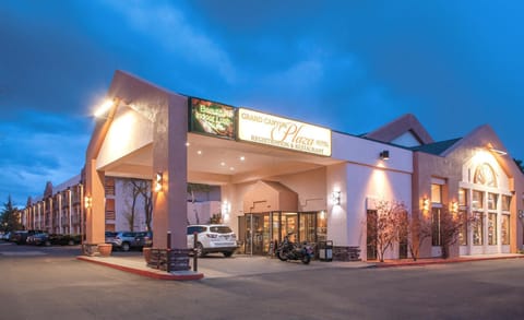 Facade/entrance, Night, Property logo or sign
