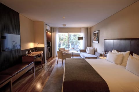 Bed, TV and multimedia, Living room, Other, Seating area, Bedroom, furniture