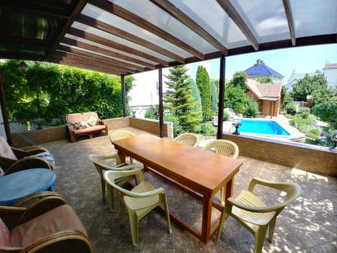Patio, Seating area