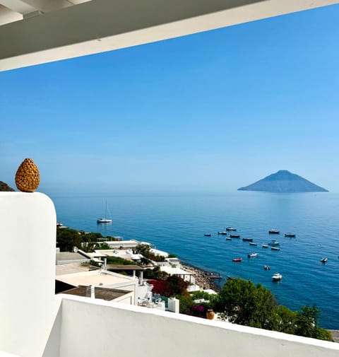Natural landscape, Balcony/Terrace, Sea view