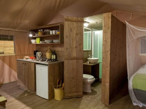 Bed, Bathroom, Kitchen or kitchenette, Photo of the whole room, Bedroom