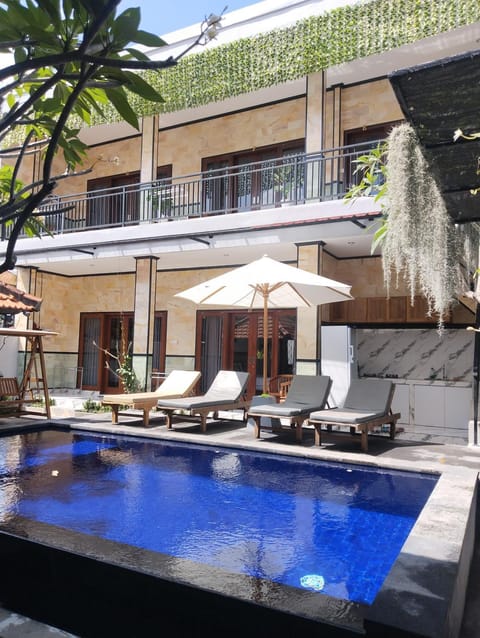 Leo Home Stay Bed and Breakfast in North Kuta