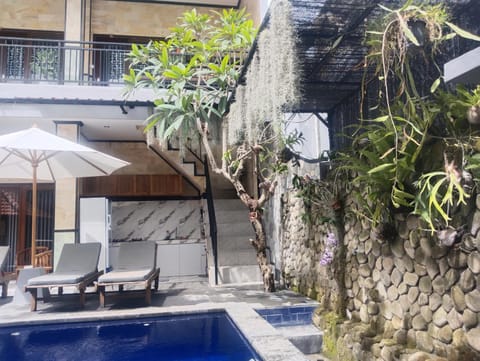 Leo Home Stay Bed and Breakfast in North Kuta