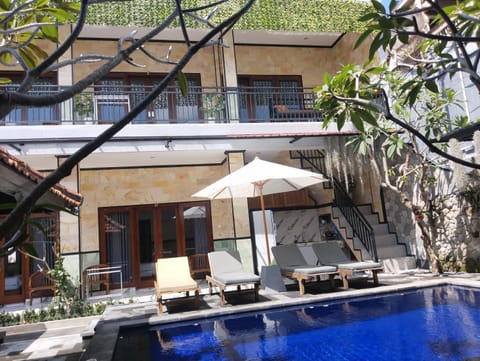Leo Home Stay Bed and Breakfast in North Kuta