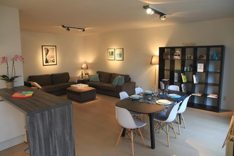 Living room, Seating area, Dining area