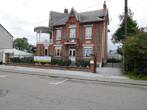Facade/entrance, Floor plan
