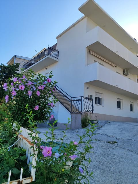 Apartment Andrina Apartment in Podstrana