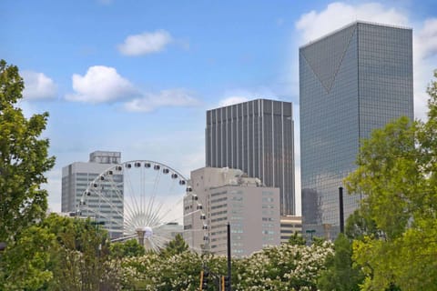 Day, View (from property/room), City view