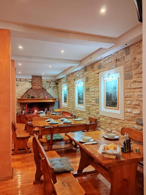 Restaurant/places to eat, Breakfast, Dinner