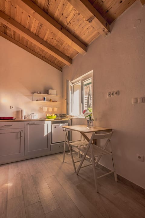 Small stone house Luka Apartment in Zadar