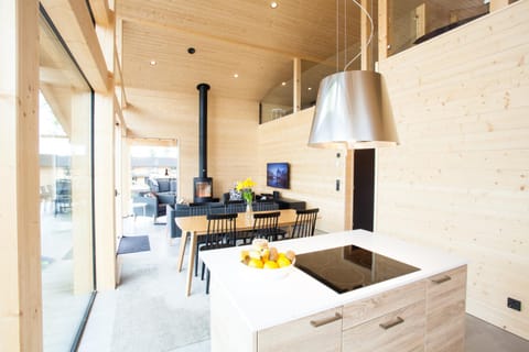 Kitchen or kitchenette, Seating area, Dining area