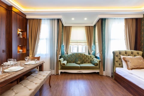 Living room, Seating area, Dining area