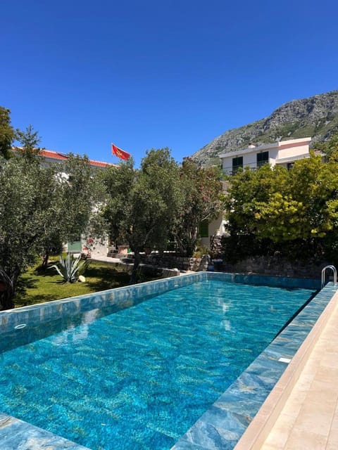 Day, Natural landscape, Mountain view, Pool view, Swimming pool