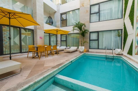 Swimming pool