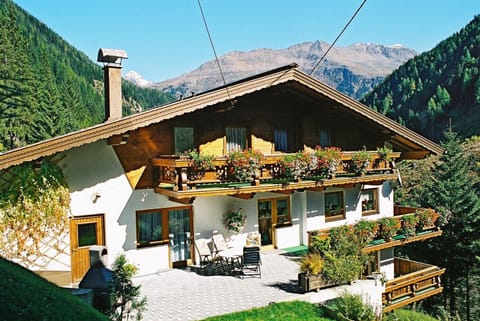 Facade/entrance, Summer