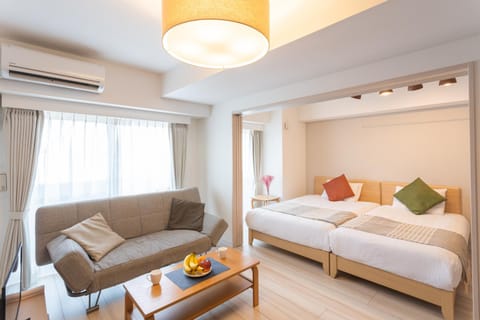 Bed, Living room, Photo of the whole room, Seating area, Bedroom