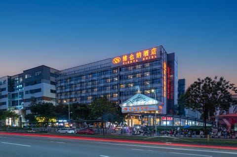 Property building, Night, City view, Location