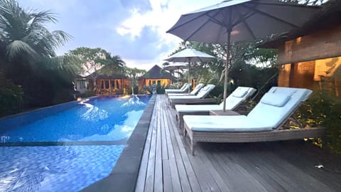 Gedong Nusa Huts Campground/
RV Resort in Nusapenida