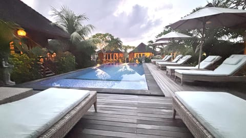 Gedong Nusa Huts Campground/
RV Resort in Nusapenida