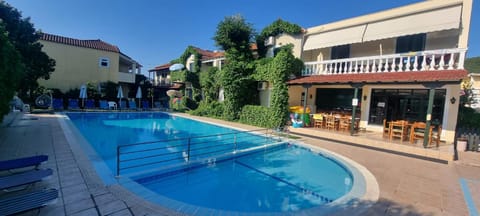 The Mayflower Studios & Apartments Apartment hotel in Moraitika