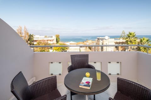 Balcony/Terrace, Sea view, Drinks, Alcoholic drinks