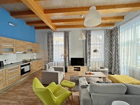 Kitchen or kitchenette, Living room, Seating area