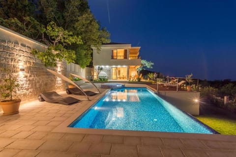 Luxury Villa Crystal Blue Villa in Budva Municipality