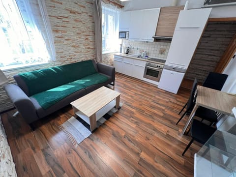 Kitchen or kitchenette, Living room