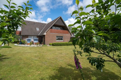 Property building, Garden, Area and facilities