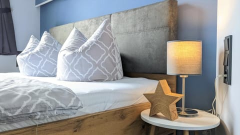 Bed, Decorative detail, Bedroom