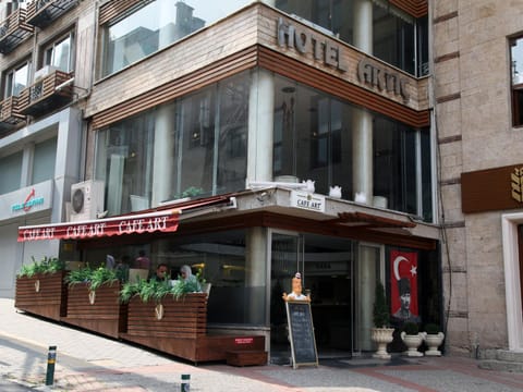 Facade/entrance