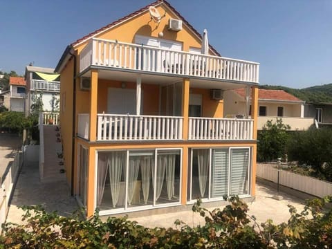 Villa Mirco Apartment in Šibenik-Knin County, Croatia