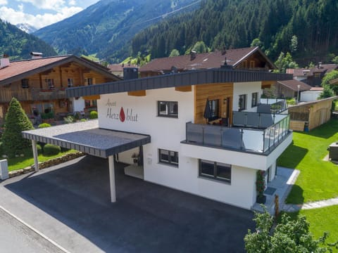 Property building, Facade/entrance, Neighbourhood, Mountain view