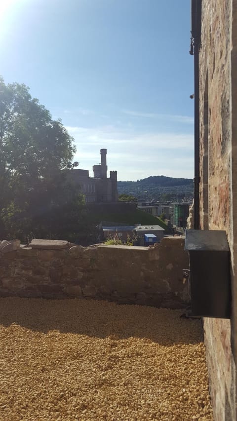 Nearby landmark, Off site, Landmark view