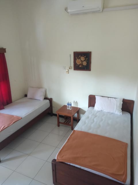 Bed, Photo of the whole room, Bedroom, air conditioner