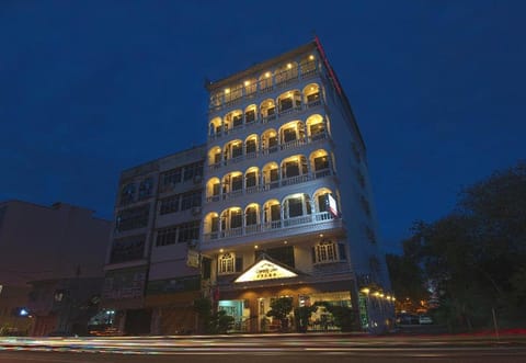 Property building, Night, Location