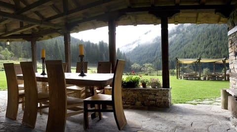 Patio, Restaurant/places to eat, Garden, View (from property/room)